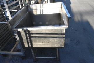 Stainless Steel Single Bay Sink.