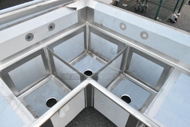 BRAND NEW SCRATCH AND DENT! Regency 600S31620C Stainless Steel Commercial L Shaped 3 Bay Sink w/ Dual Drain Boards. No Legs. Bays 16x20x14. Drain Boards 16x22 - Image 2 of 4