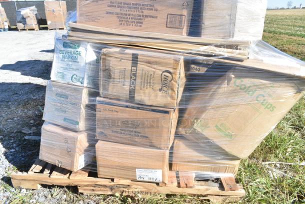 30 BRAND NEW IN BOX! Items Including 5001BNAP Choice 1-Ply White Beverage / Cocktail Napkin - 4000/Case, Dart ClearPac SafeSeal 8 oz. Tamper-Resistant, Tamper-Evident Container with Dome Lid, 129MCS242CB Choice 30 oz. Compartment Container with Lid, Paper Food Trays, 627PCC63 Fat Daddio's PCC-63 ProSeries 6" x 3" Round Anodized Aluminum Straight Sided Cheesecake Pan with Removable Bottom, Forte Wine Glasses, 4 Box Libbey 1924 Champagne Coupes, Del Mar Tumblers, 8 Box 12040 Libbey Newton Cooler Glasses. 30 Times Your Bid! - Image 5 of 12