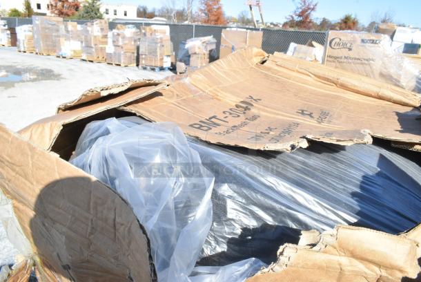 20 BRAND NEW IN BOX! Items Including 127RD8BULK Choice 8 oz. Customizable Microwavable Translucent Round Deli Container - 500/Case, 5535016ZE Acopa Zelda 15.5 oz. Highball Glass, 124COLLGKTBK Choice Black Large Insulated Nylon Cooler Bag with Brick Cold Packs (Holds 72 Cans), BMT-3040-X Xpose Safety 10' x 12' Black Heavy-Duty Weatherproof 6.5 oz. Multipurpose Mesh Tarp. 20 Times Your Bid! - Image 7 of 8