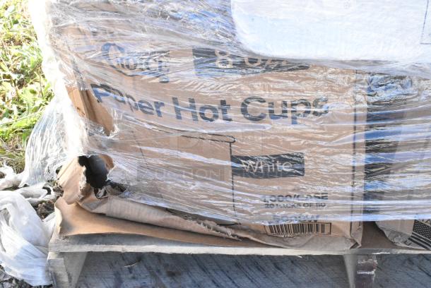 28 BRAND NEW IN BOX! Items Including 500TO993C3 Choice 9" x 9" x 3" Microwaveable 3-Compartment Black / Clear Plastic Hinged Container - 100/Case, 245WEDGEPZZA Choice White Clay Coated Clamshell Pizza Slice Box - 400/Case, 5008W Choice 8 oz. Tall White Poly Paper Hot Cup - 1000/Case, 3 Box 128HD16COMBO Choice Heavy Duty 16 oz. Microwavable Translucent Plastic Deli Container and Lid Combo Pack - 240/Case, 129MCS28B Choice 28 oz. Black Rectangular Microwavable Heavy Weight Container with Lid 8 3/4" x 6 1/4" x 1 3/4" - 150/Case. 28 Times Your Bid! - Image 5 of 11