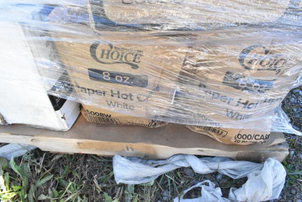 28 BRAND NEW IN BOX! Items Including 500TO993C3 Choice 9" x 9" x 3" Microwaveable 3-Compartment Black / Clear Plastic Hinged Container - 100/Case, 245WEDGEPZZA Choice White Clay Coated Clamshell Pizza Slice Box - 400/Case, 5008W Choice 8 oz. Tall White Poly Paper Hot Cup - 1000/Case, 3 Box 128HD16COMBO Choice Heavy Duty 16 oz. Microwavable Translucent Plastic Deli Container and Lid Combo Pack - 240/Case, 129MCS28B Choice 28 oz. Black Rectangular Microwavable Heavy Weight Container with Lid 8 3/4" x 6 1/4" x 1 3/4" - 150/Case. 28 Times Your Bid! - Image 11 of 11