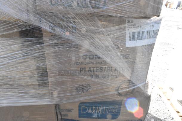 29 BRAND NEW IN BOX! Items Including 2 Box 127RD12BULK Choice 12 oz. Customizable Microwavable Translucent Round Deli Container - 500/Case, 5008W Choice 8 oz. Tall White Poly Paper Hot Cup - 1000/Case, 50018NAP Napkins, 5 Box Chicopee 0041 Chix® SC 13" x 21" White Standard-Duty Foodservice Towel - 150/Case. 29 Times Your Bid! - Image 7 of 11