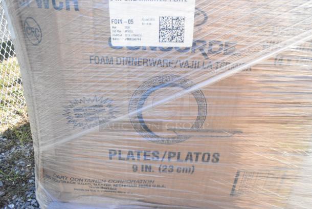 29 BRAND NEW IN BOX! Items Including 2 Box 127RD12BULK Choice 12 oz. Customizable Microwavable Translucent Round Deli Container - 500/Case, 5008W Choice 8 oz. Tall White Poly Paper Hot Cup - 1000/Case, 50018NAP Napkins, 5 Box Chicopee 0041 Chix® SC 13" x 21" White Standard-Duty Foodservice Towel - 150/Case. 29 Times Your Bid! - Image 8 of 11
