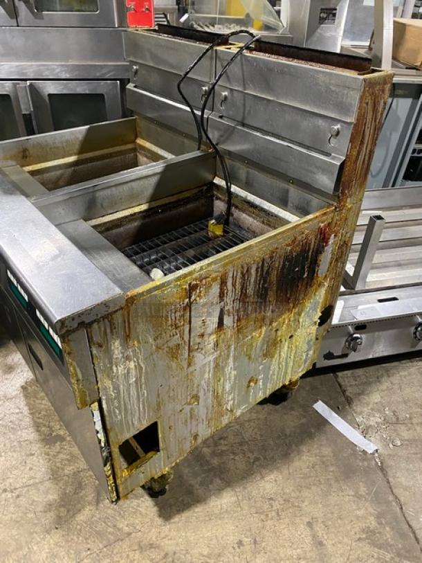 Pitco Solstice Supreme Series Commercial Natural Gas Powered Floor Style Double Bay Deep Fat Fryer!  With Backsplash! All Stainless Steel! On Casters! 115V! Model: SSH75 SN: G1CB091291! Working When Removed! - Image 2 of 13