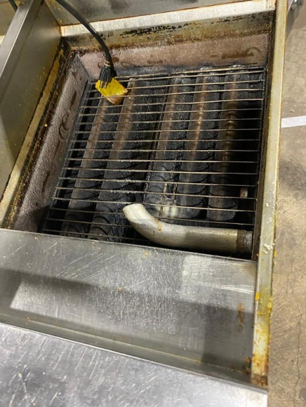 Pitco Solstice Supreme Series Commercial Natural Gas Powered Floor Style Double Bay Deep Fat Fryer!  With Backsplash! All Stainless Steel! On Casters! 115V! Model: SSH75 SN: G1CB091291! Working When Removed! - Image 6 of 13