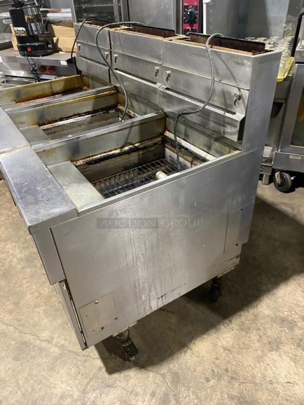 Pitco Solstice Supreme Series Commercial Natural Gas Powered Floor Style Triple Bay Deep Fat Fryer! With Backsplash! All Stainless Steel! On Casters! 115V! Model: SSH75 SN: G18CB091288! Working When Removed! - Image 3 of 12