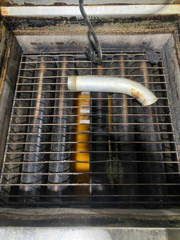 Pitco Solstice Supreme Series Commercial Natural Gas Powered Floor Style Triple Bay Deep Fat Fryer! With Backsplash! All Stainless Steel! On Casters! 115V! Model: SSH75 SN: G18CB091288! Working When Removed! - Image 6 of 12