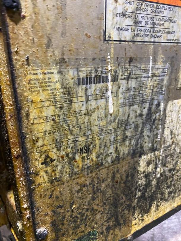 Pitco Solstice Supreme Series Commercial Natural Gas Powered Floor Style Triple Bay Deep Fat Fryer! With Backsplash! All Stainless Steel! On Casters! 115V! Model: SSH75 SN: G18CB091288! Working When Removed! - Image 10 of 12