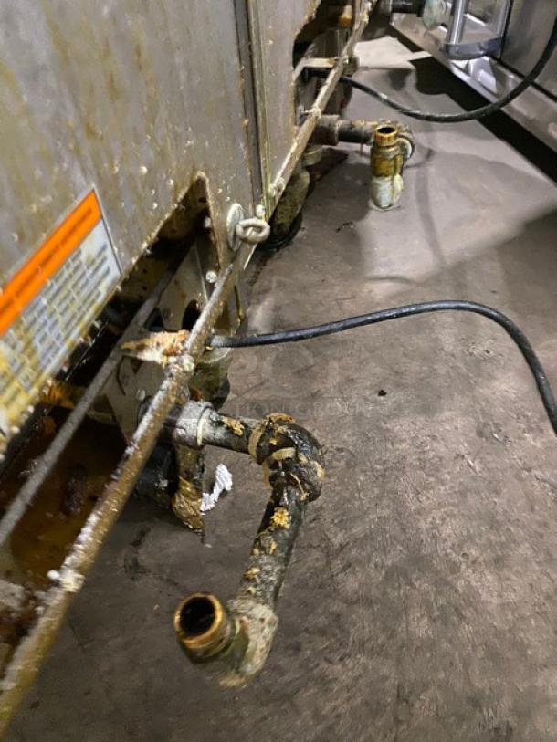 Pitco Solstice Supreme Series Commercial Natural Gas Powered Floor Style Triple Bay Deep Fat Fryer! With Backsplash! All Stainless Steel! On Casters! 115V! Model: SSH75 SN: G18CB091288! Working When Removed! - Image 11 of 12