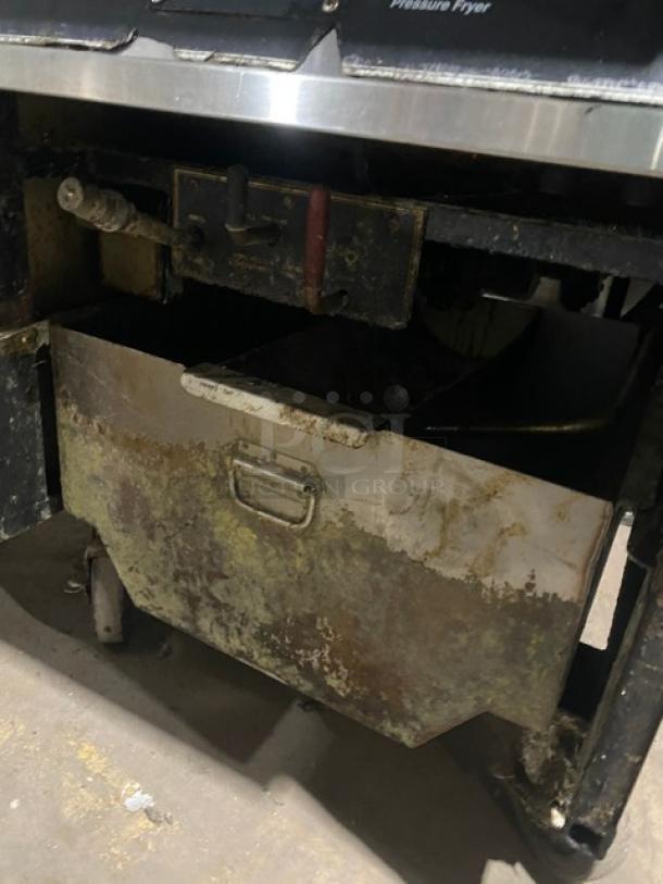 BKI Commercial Electric Powered Pressure Fryer!  All Stainless Steel! With Frying Basket! On Casters! 208V! Model: FKM-F SN: 11919T! - Image 7 of 10