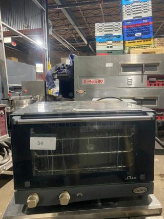 Unox Cadco Lisa Series Commercial Electric Powered Half Sized Countertop 3 Pan Convection Oven! With Metal Oven Racks! 120V! Model: XAF013 SN: 2016L0085094!