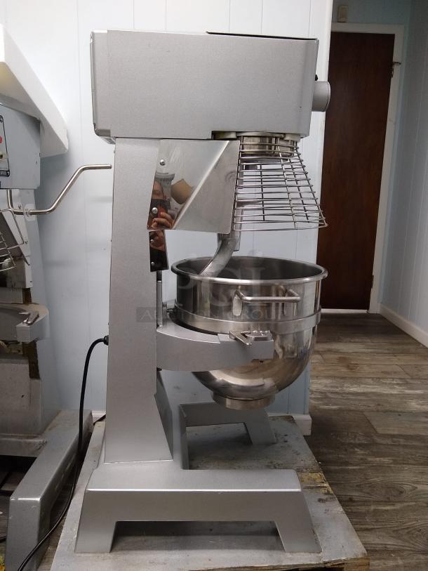 BRAND NEW PREPLINE PHLM30B-T 30 Qt. Heavy Duty Gear Driven Planetary Mixer with Timer TESTED AND WORKING - Image 5 of 9
