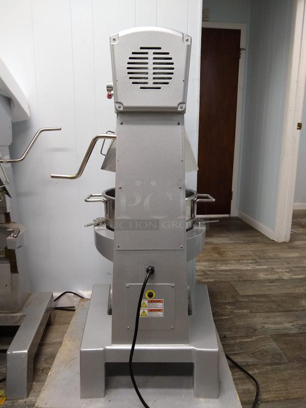 BRAND NEW PREPLINE PHLM30B-T 30 Qt. Heavy Duty Gear Driven Planetary Mixer with Timer TESTED AND WORKING - Image 6 of 9