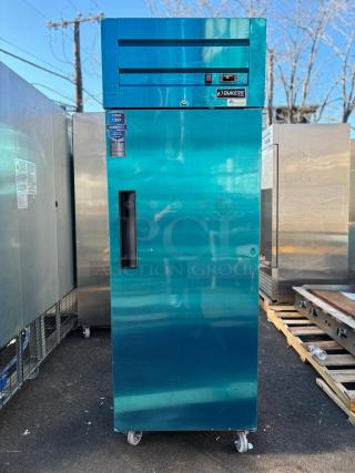 BRAND NEW SCRATCH & DENT DUKERS COMMERCIAL REACH IN FREEZER