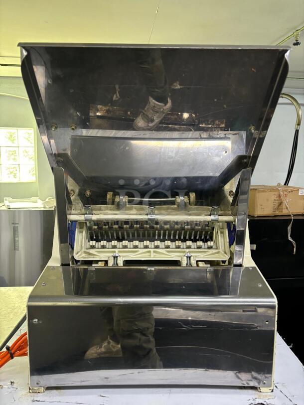 WOW !! ELECTRIC COUNTER TOP BREAD SLICER Electric 30258 - Image 8 of 8