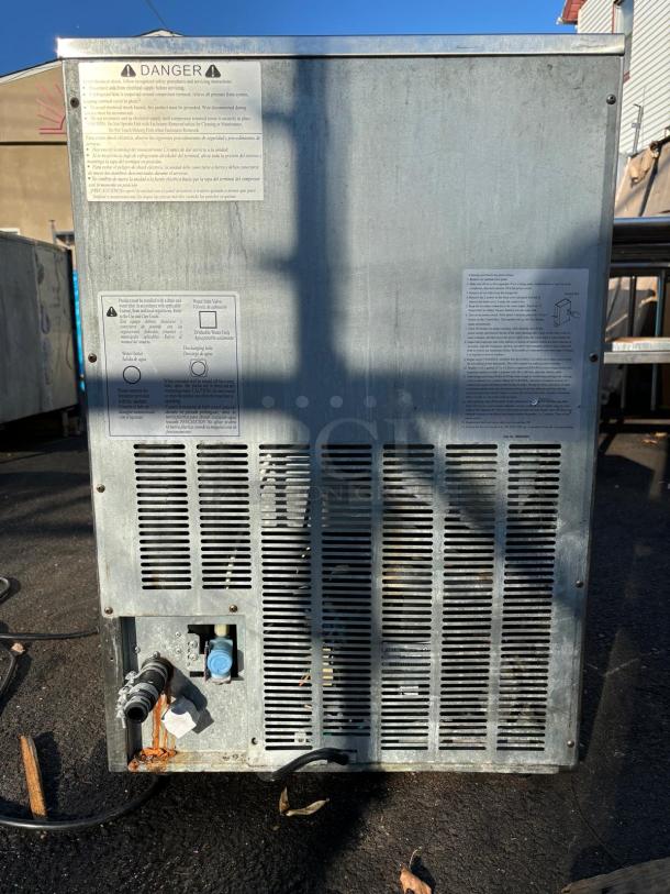 MAXX ICE MI M130 BULLET CUBE -STYLE ICE MAKER W/BIN - Image 3 of 8