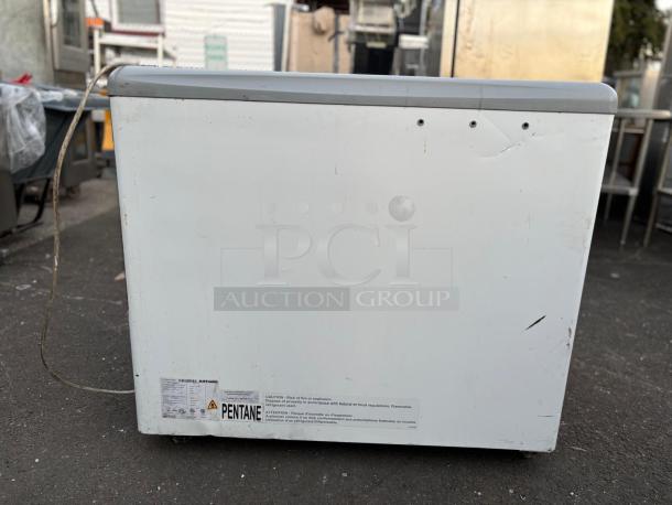 Gelato Dipping Cabinet Display Freezer with Sliding Glass Door TESTED AND WORKING - Image 4 of 4