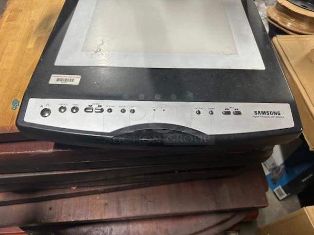 One Samsung Digital Presenter. #SDP-900DXA. - Image 2 of 2