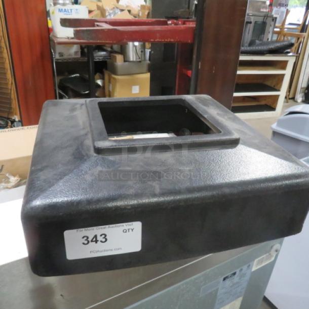 One Trash Can Lid. - Image 1 of 1