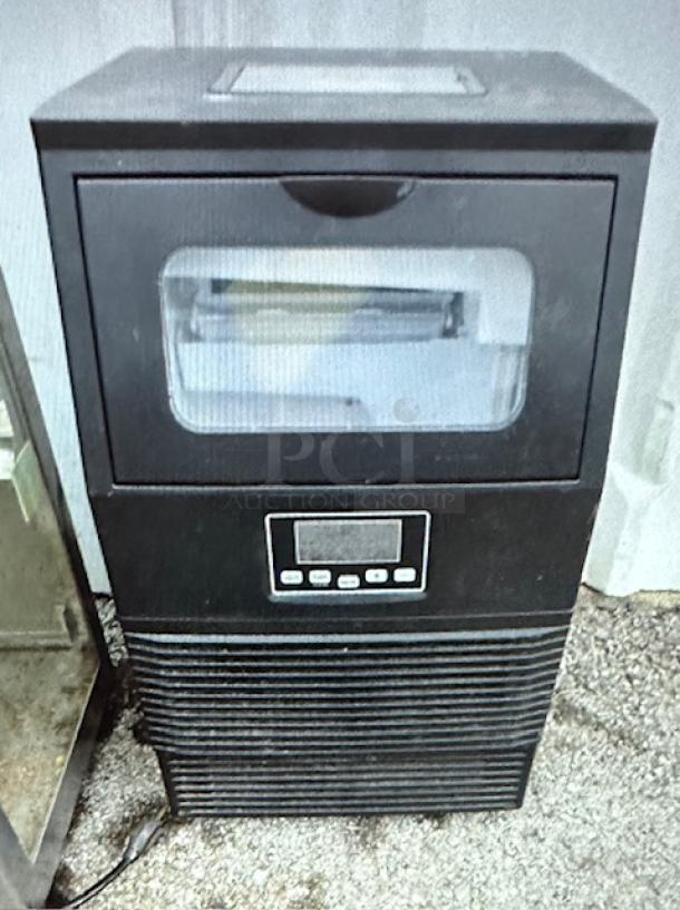 One Cooler Depot 84lb Commercial Ice Maker. Model# HZB-38F. 120 Volt. 13.5X13X24 - Image 1 of 1
