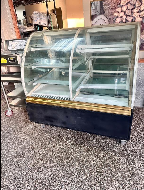 Commercial Bakery Display Case Tested and Working - Image 8 of 11