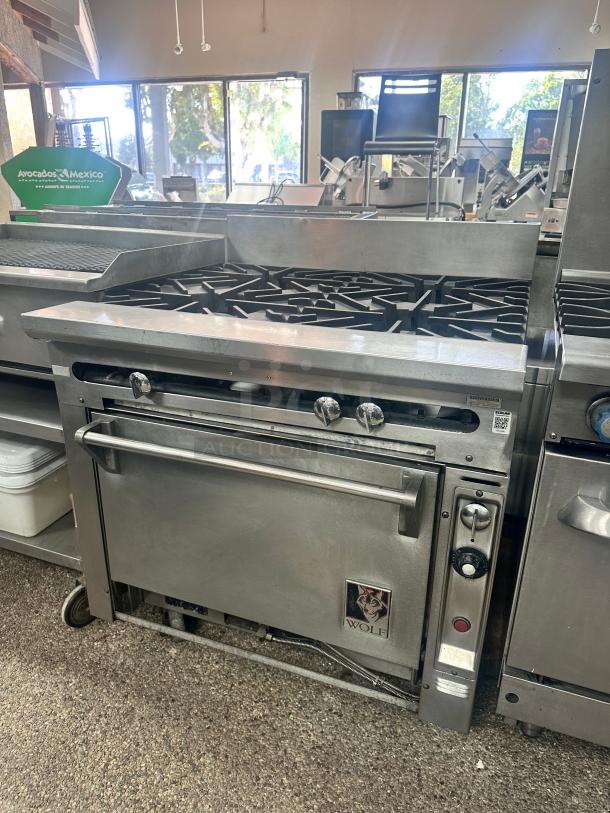 Wolf Commercial Gas 4 Burner Tested and Working! - Image 6 of 8