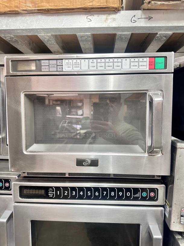 Commercial Microwave 220 Volt - Image 2 of 6