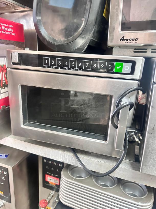 Commercial Microwave - Image 3 of 5