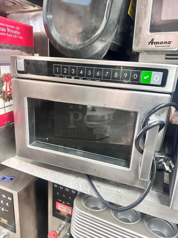 Commercial Microwave - Image 4 of 5