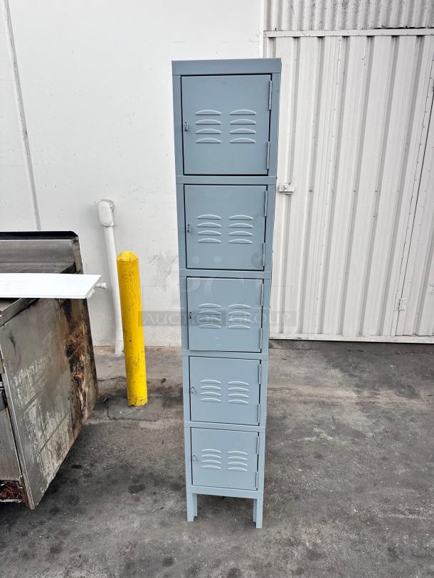 Commercial 5 Tier Employee Locker - Image 1 of 4