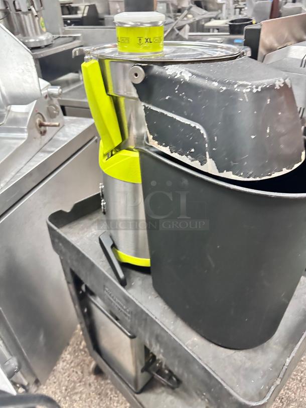 Commercial Heavy Duty Juicer Tested and Working - Image 9 of 10