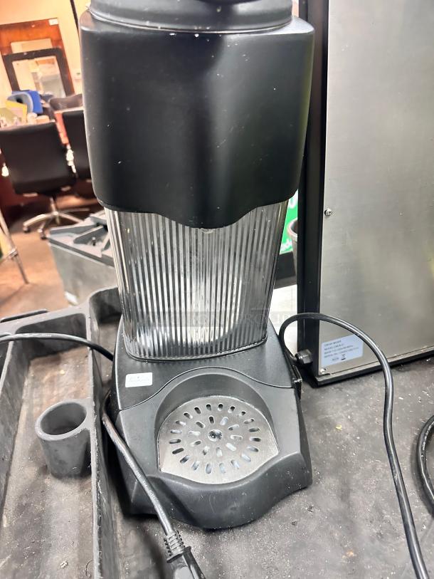 Commercial Heavy Duty Citrus Juicer Tested and Working! - Image 3 of 9