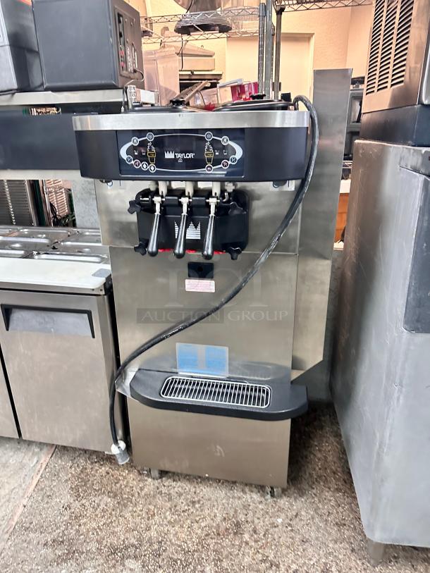 Excellent Condition Taylor Commercial Ice Cream Maker 220 Volt Tested and Working! - Image 3 of 8