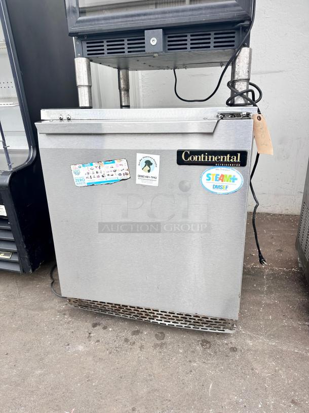 Commercial One Door Under Counter Refrigerator Tested and Working! - Image 3 of 6