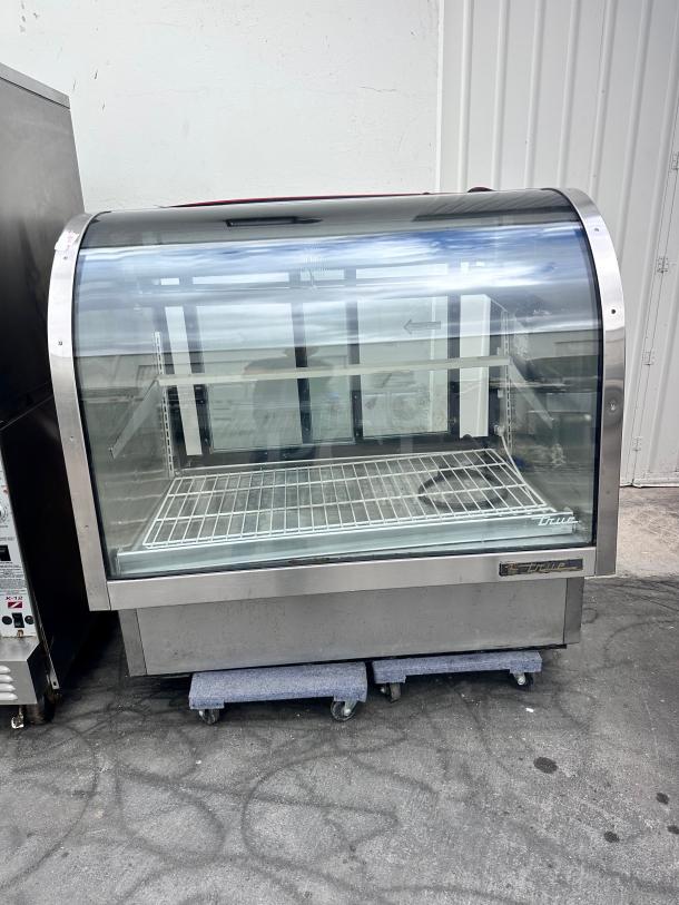 True 48" Commercial Refrigerated Glass Display Tested and Working! - Image 7 of 7