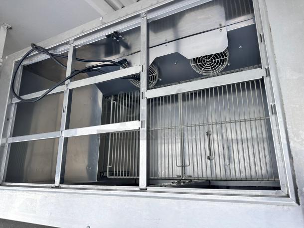 Turbo Air JBT-48-N 47" Stainless Steel Refrigerated Buffet Display Table 115v Tested and Working! - Image 4 of 8