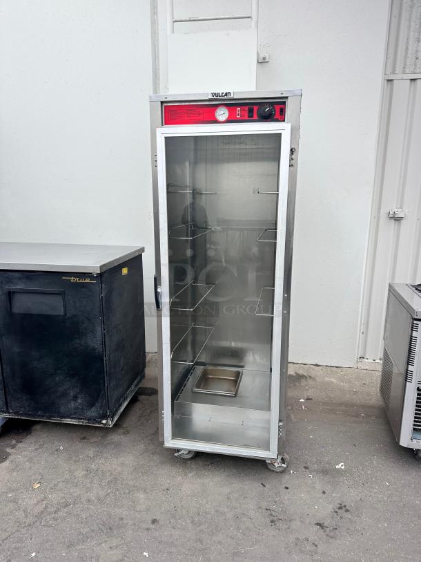 Excellent Condition Vulcan VP18 Full Size Holding / Proofing Cabinet - 120V Tested and Working! - Image 1 of 10