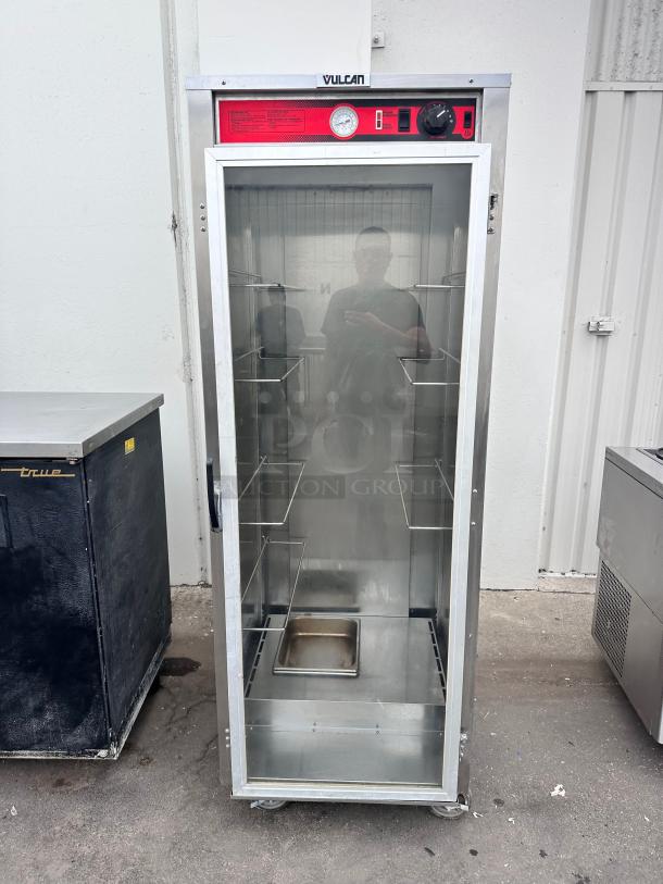 Excellent Condition Vulcan VP18 Full Size Holding / Proofing Cabinet - 120V Tested and Working! - Image 2 of 10