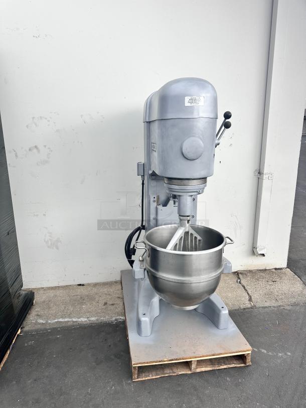 Fully Refurbished! Hobart M802 80 Qt Commercial Mixer Tested and Working! - Image 5 of 13
