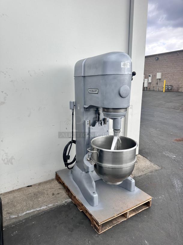 Fully Refurbished! Hobart M802 80 Qt Commercial Mixer Tested and Working! - Image 6 of 13