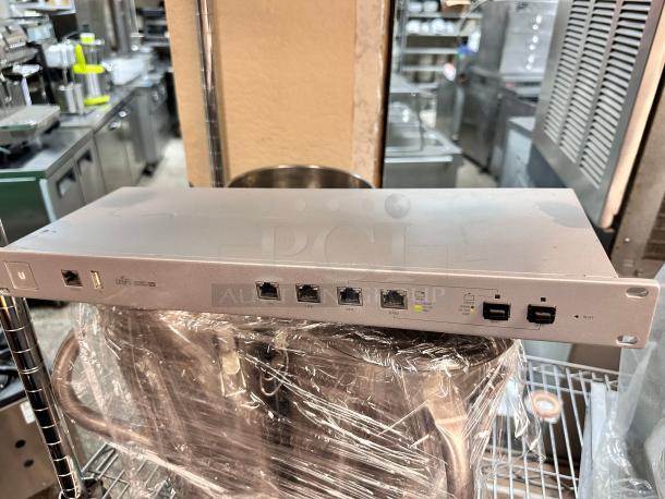 Ubiquiti Network Unifi Security Gateway USG-PRO-4 - Image 2 of 5