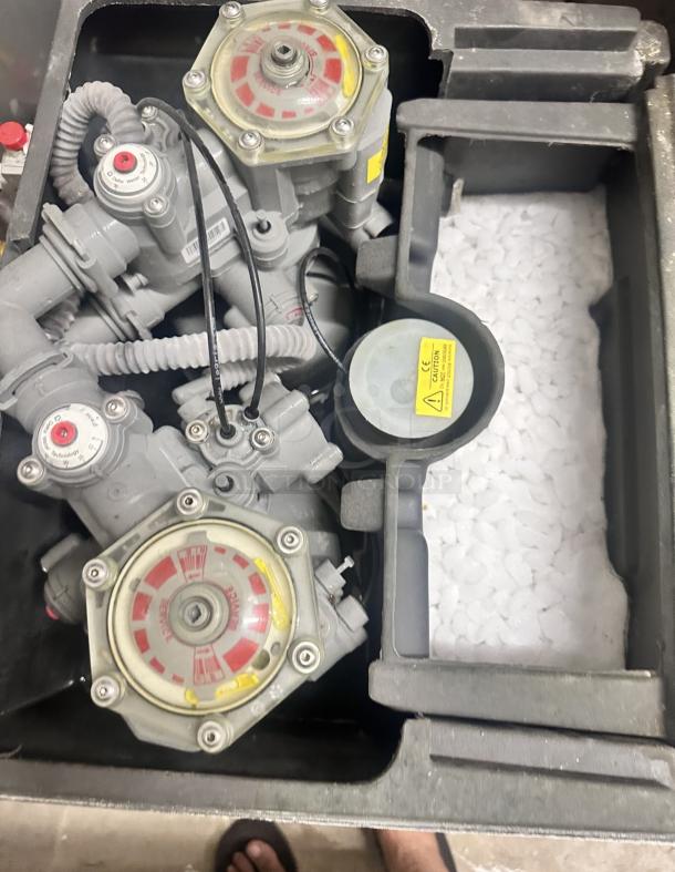 Commercial Salt Water Filter - Image 5 of 7
