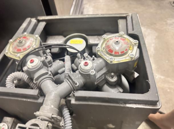 Commercial Salt Water Filter - Image 6 of 7