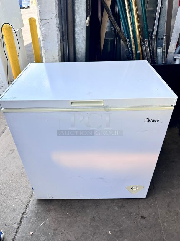 Commercial Chest Freezer Tested and Working! - Image 2 of 10
