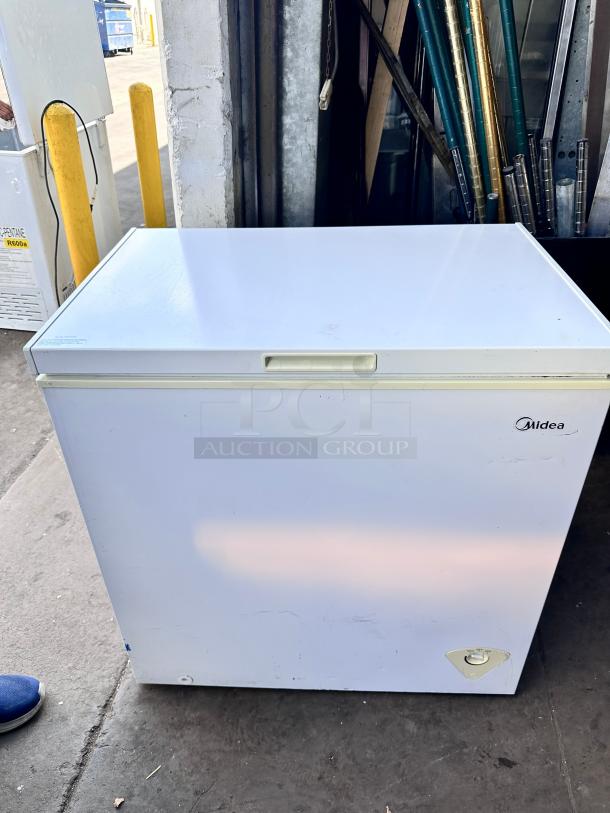 Commercial Chest Freezer Tested and Working! - Image 3 of 10