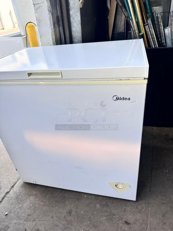 Commercial Chest Freezer Tested and Working! - Image 4 of 10