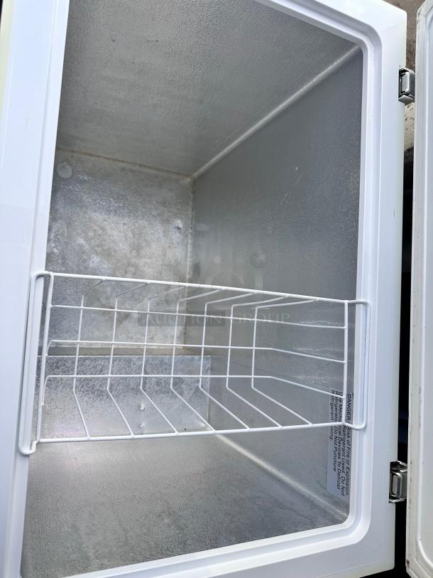 Commercial Chest Freezer Tested and Working! - Image 8 of 10