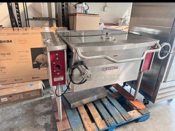Blodgett Commercial Gas Tilted Skillet 30 Gallon Tested and Working! - Image 10 of 13
