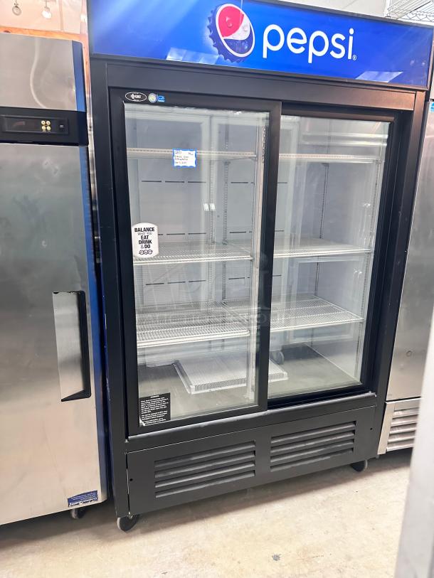 Commercial Two Sliding Glass Door Drink Cooler Tested and Working! - Image 3 of 8